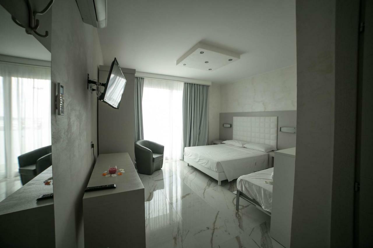 Camera Sul Mare Riviera 포르토 세자레오 외부 사진