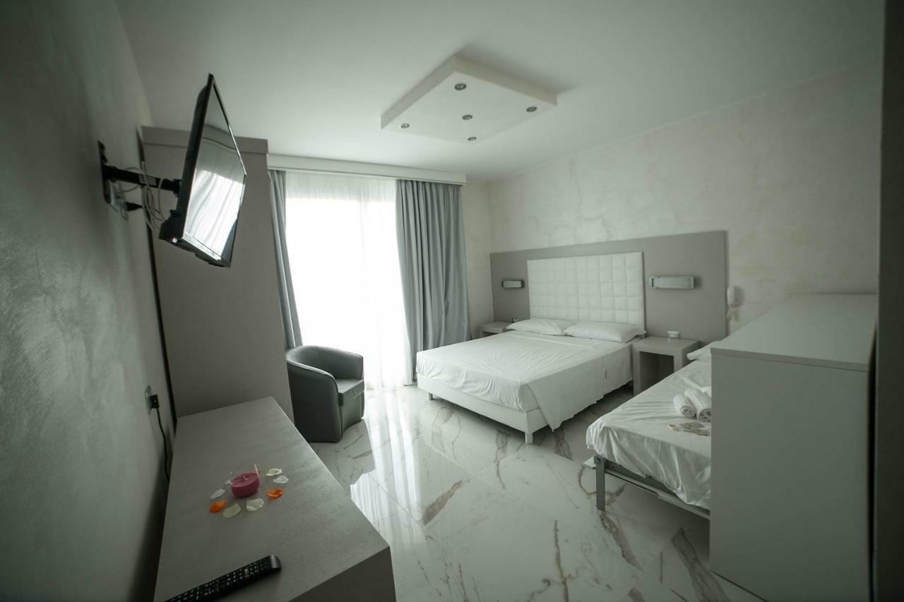 Camera Sul Mare Riviera 포르토 세자레오 외부 사진